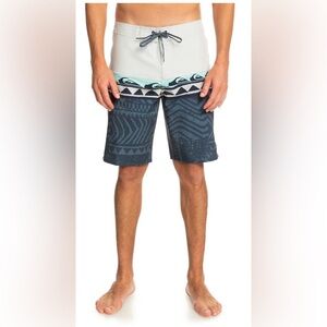 Quicksilver Surfsilk Panel 20” Boardshorts